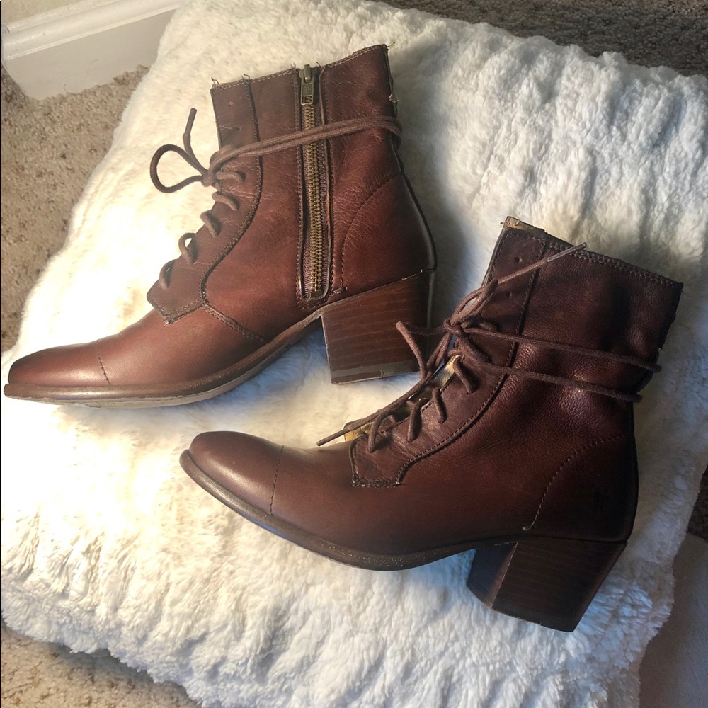 Frye Courtney Leather Ankle Booties